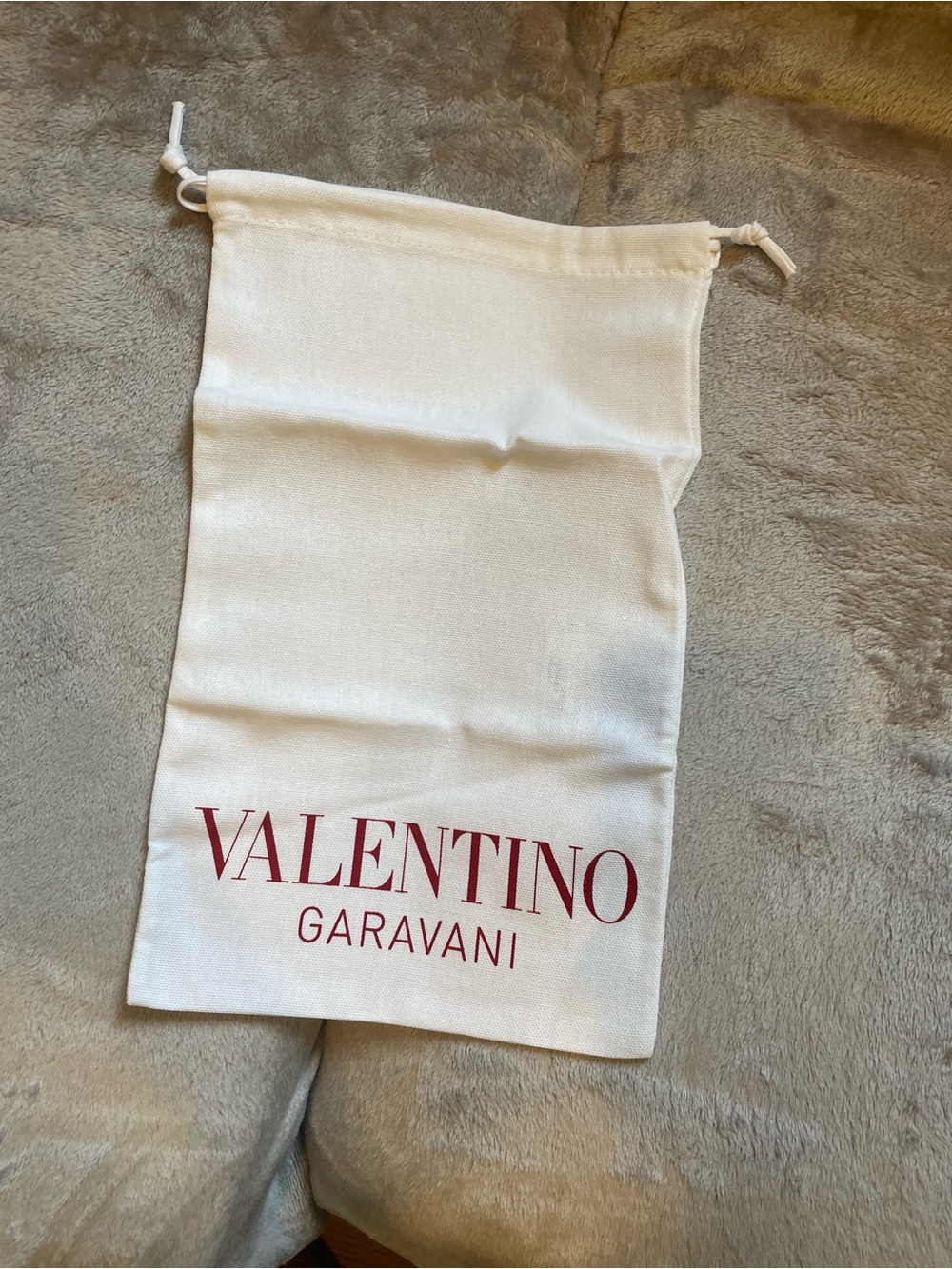 NWOT authentic Valentino Garavani Cream Drawstring shoe Dust Bag